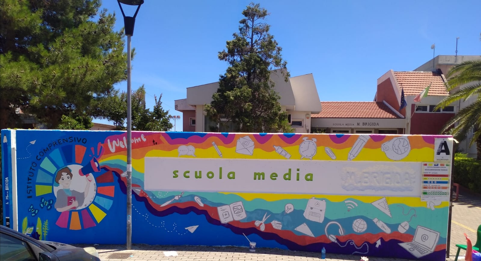 Scopri di più sull'articolo Studenti-artisti realizzano i murales della Brigida
