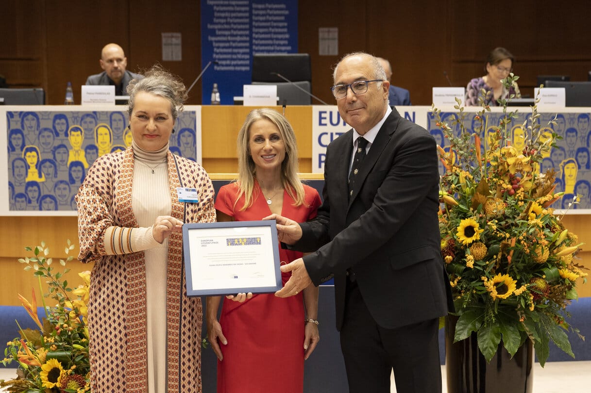 Scopri di più sull'articolo L’associazione Apolonia e l’Ic Brigida a Bruxelles per ricevere il Premio Cittadino Europeo. Il preside Marra: orgoglioso degli studenti